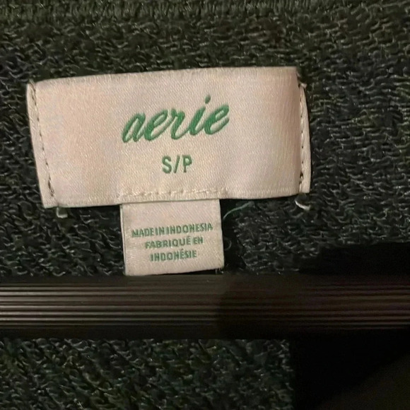 Aerie Cropped Distressed Crew - Picture 4 of 7
